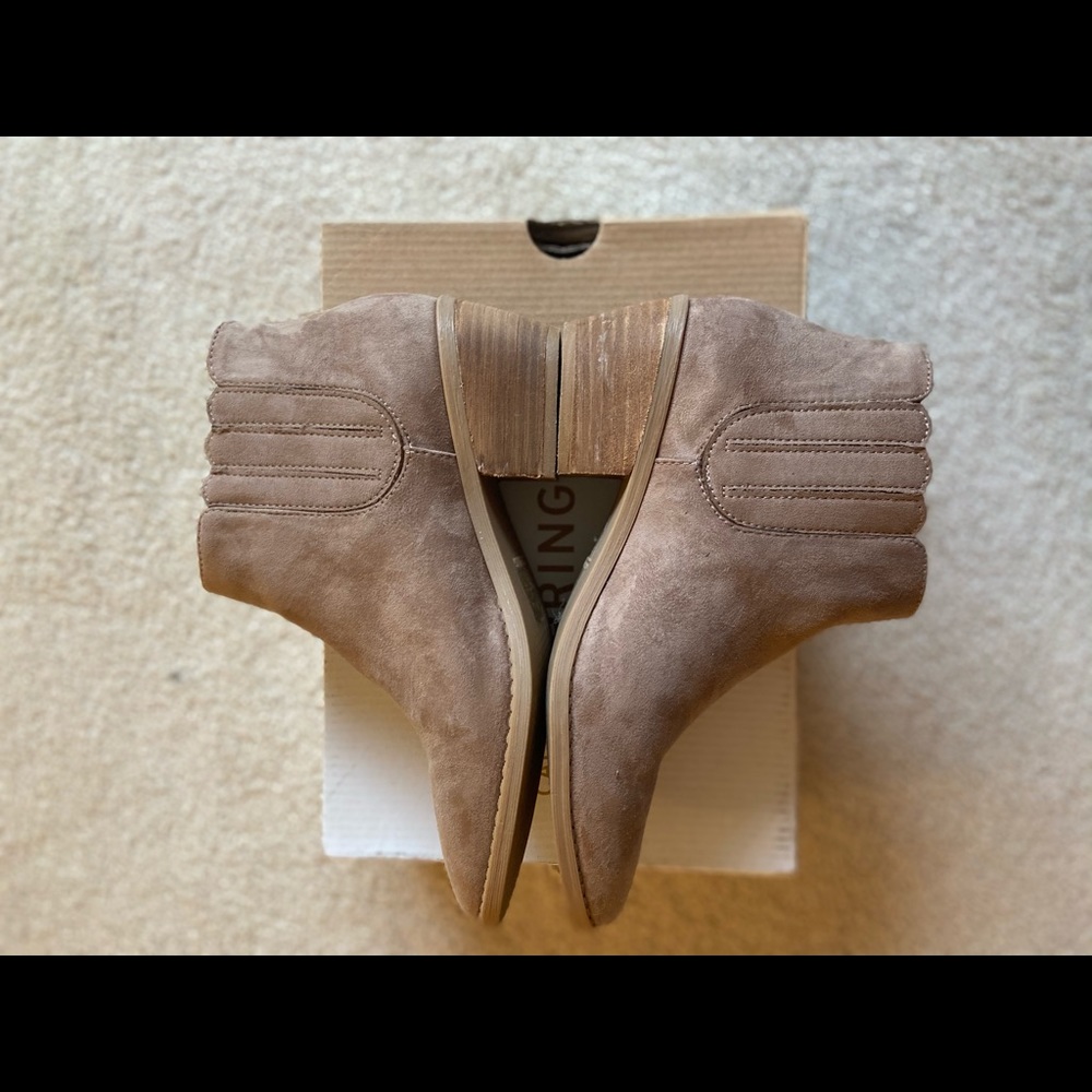 Ankle Boot | Block Heel - Picture 3 of 10